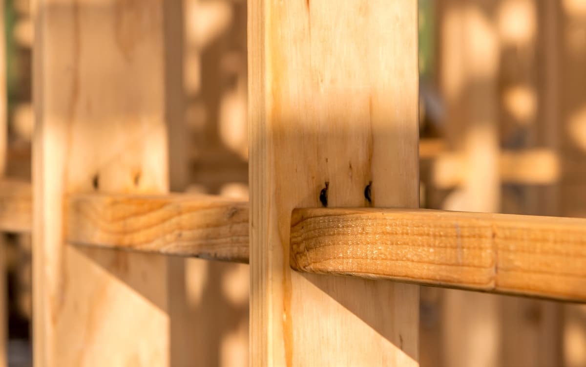 Softwood (Radiata pine), surfaced, kiln-dried, H2F treated, eg framing [from sustainable forest management practices]