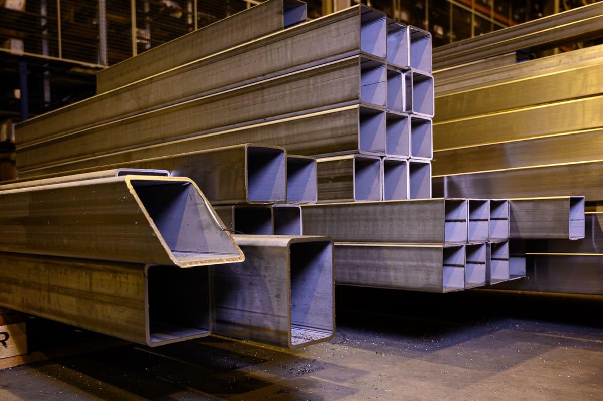 Stainless steel long and tube products