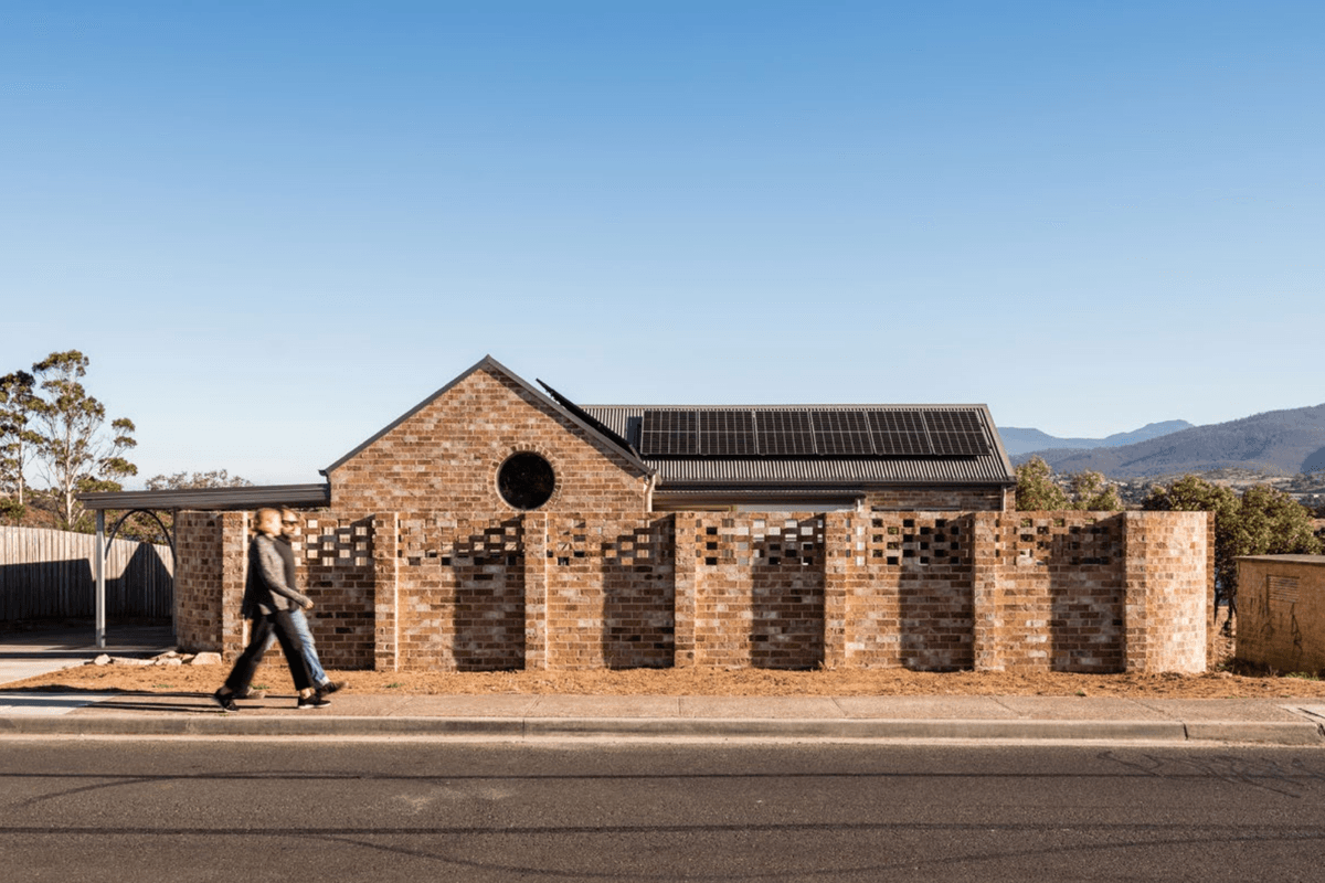 Clay bricks and Pavers from Austral Bricks and Daniel Robertson (Longford, Tasmania)